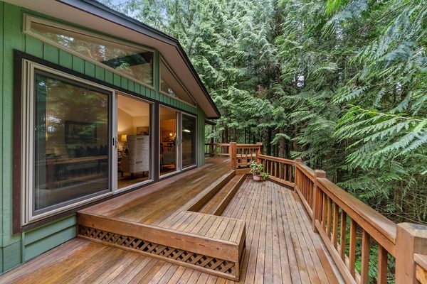 Deck Repair & Staining